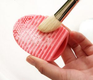 brush-egg-makeup-brush-cleaner-professional-brush-cleaning-tool