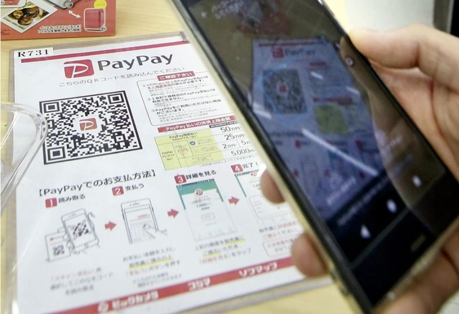Businesses, consumers increasingly turn to smartphone payments