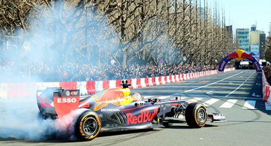 Tokyo streets transformed into an F-1 racing circuit for a day