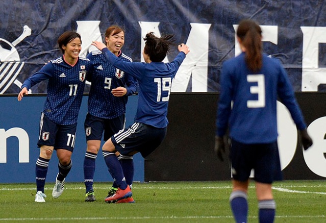 Japan beats Brazil 3-1 with 2 late goals at SheBelieves Cup