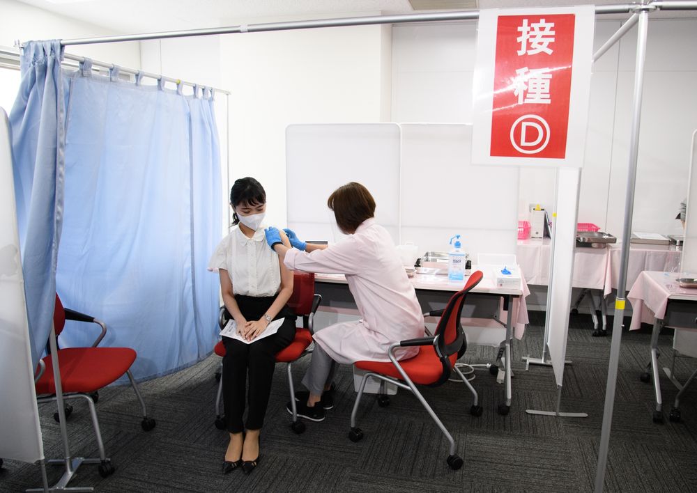 Ang Vaccination Rollout ng Japan ay umabot sa pang-araw-araw na rate na 1 Milyon