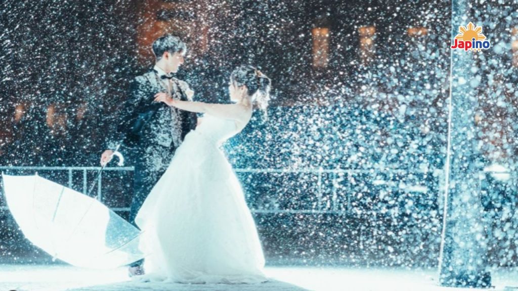 TOKYO: Snowstorm Doesn't Deter Couple's Photoshoot